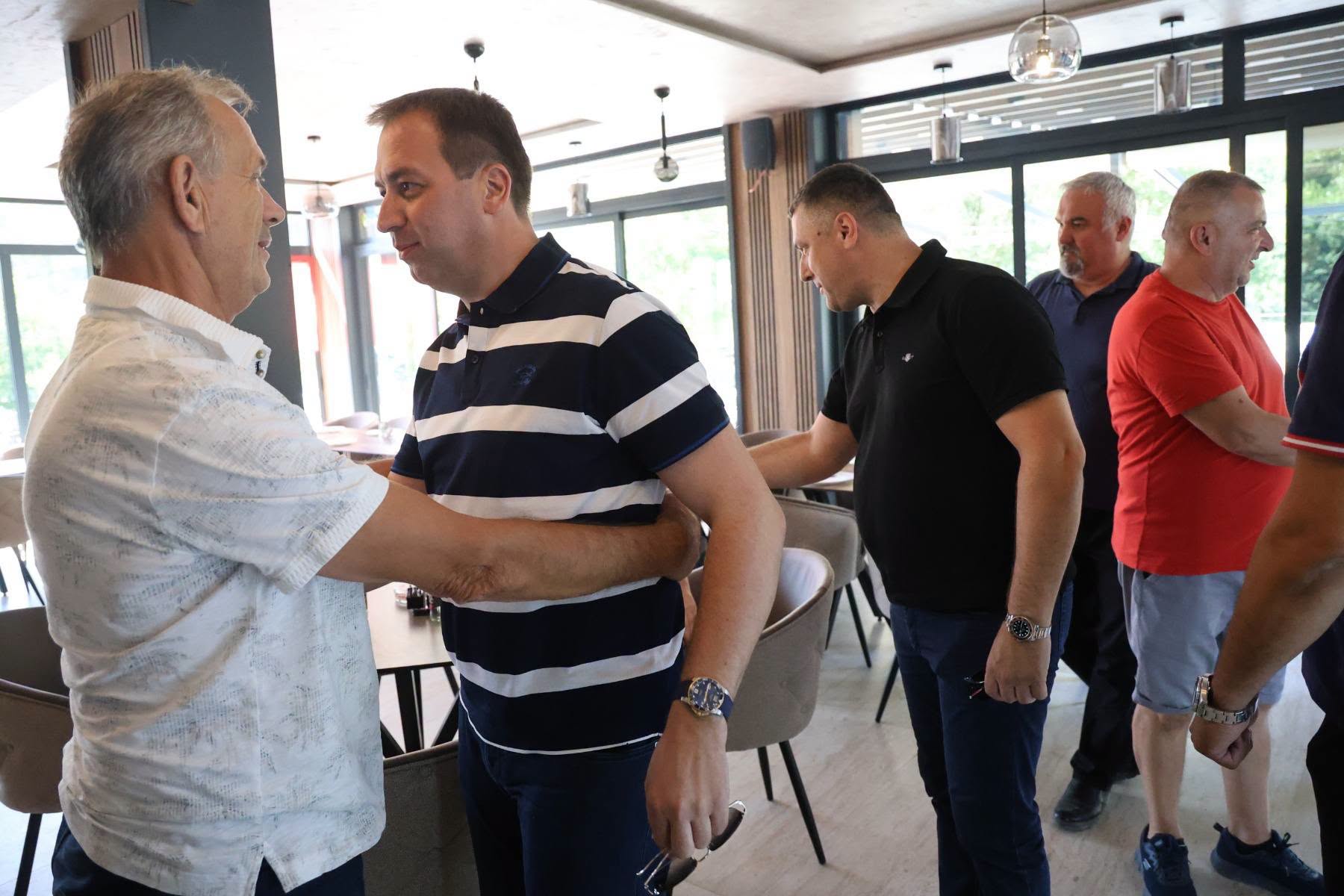Братунац:  Дружење са представницима општинских и градских одбора Социјалистичке партије Српске из зворничке регије.